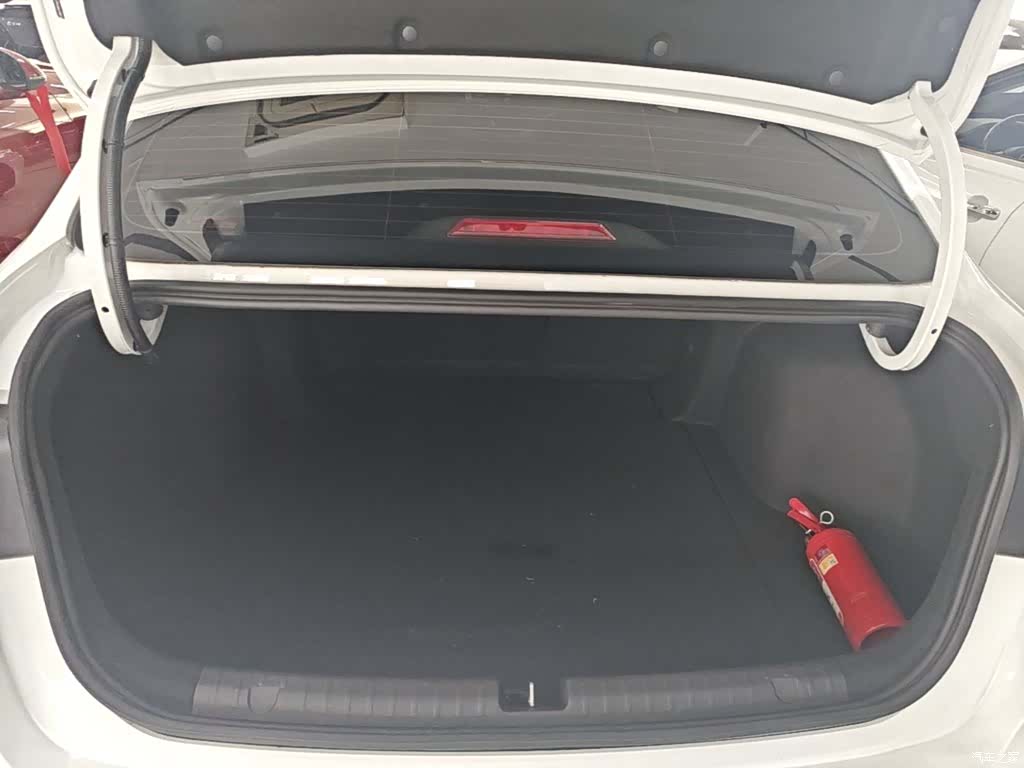 Geely Emgrand, 2022 19