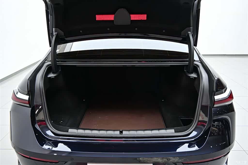 BMW 7 Series, 2023 35