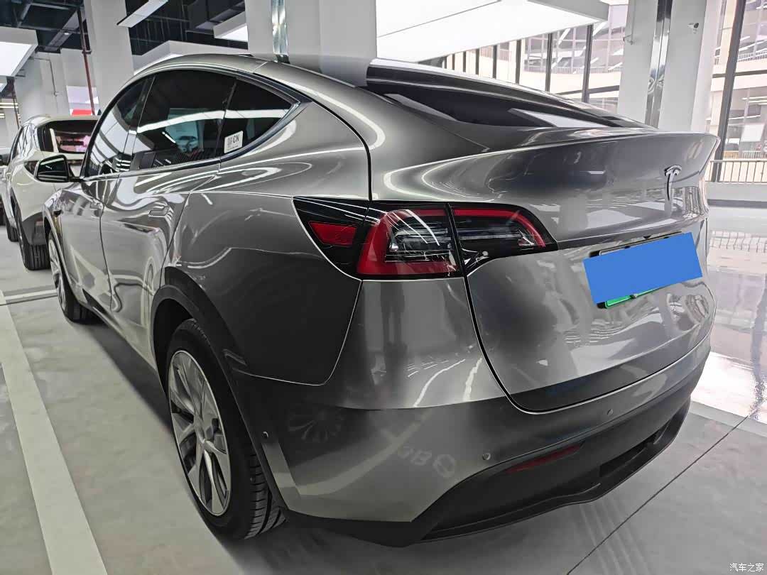 Tesla Model Y, 2022 7