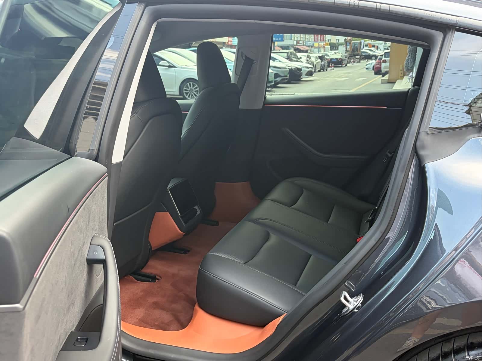 Tesla Model 3, 2025 13
