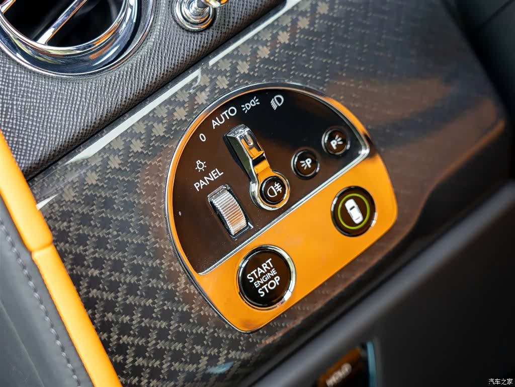 Rolls-Royce Cullinan, 2022 10