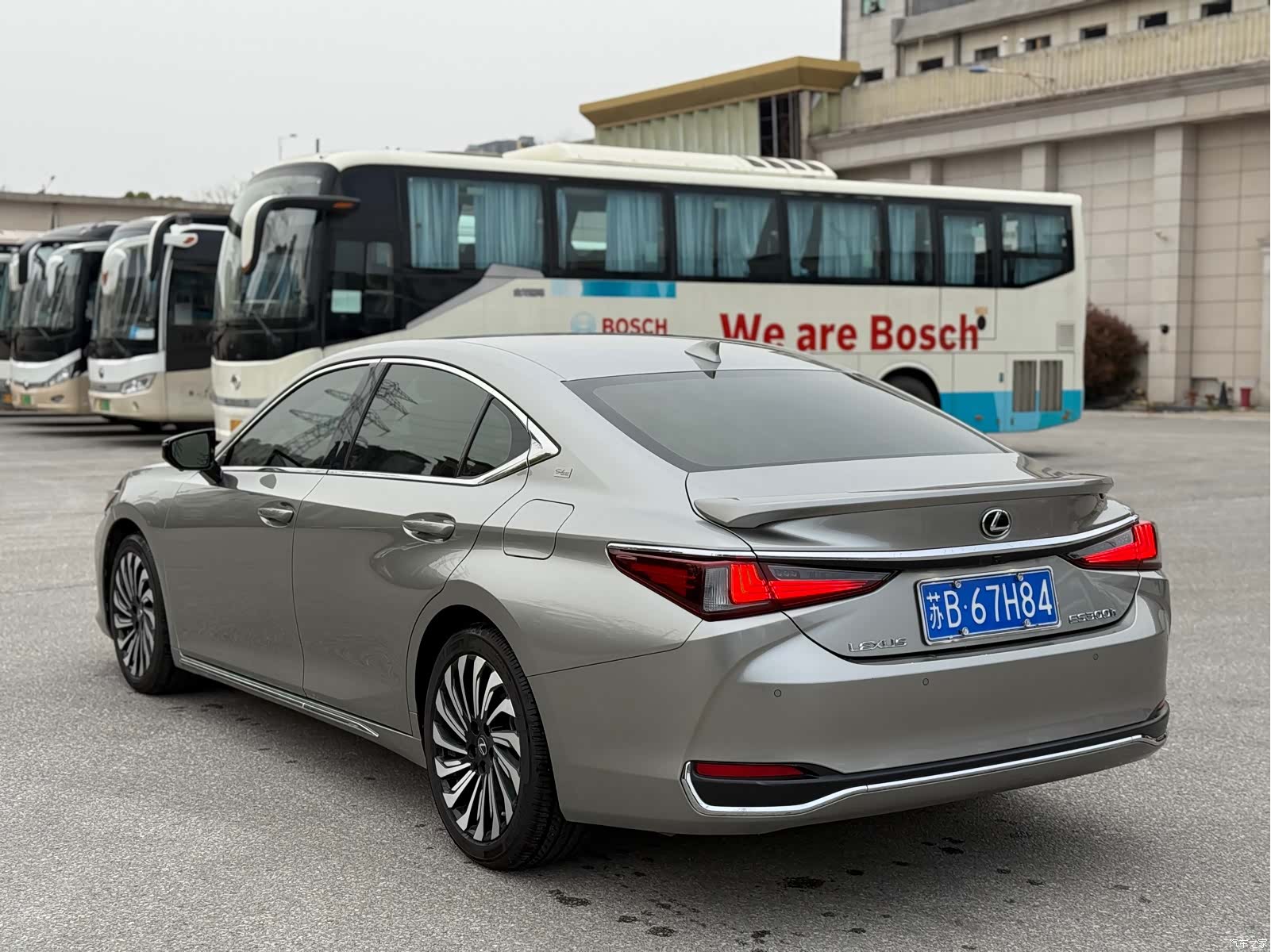 Lexus ES, 2023 9