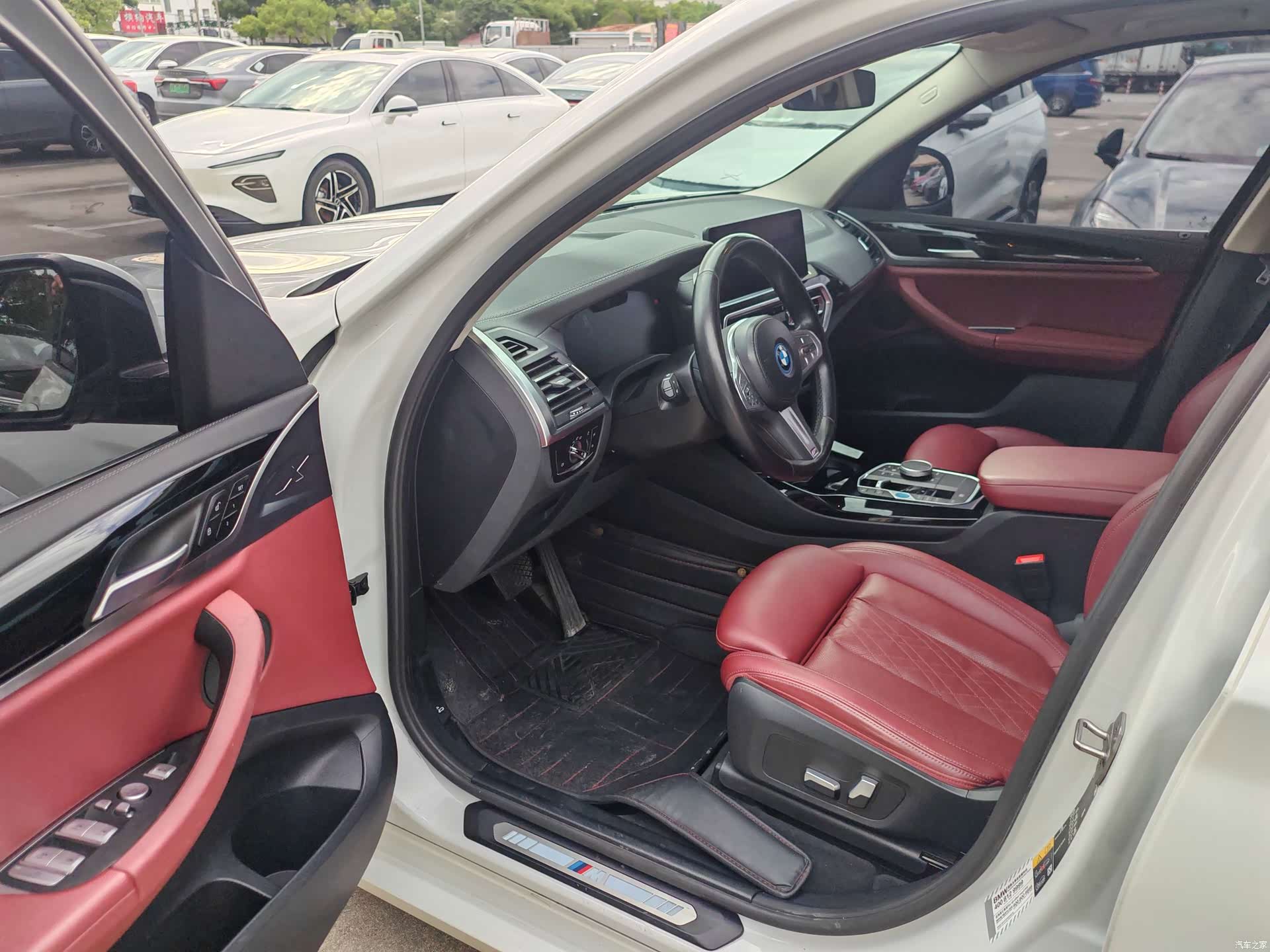 BMW iX3, 2024 все фото