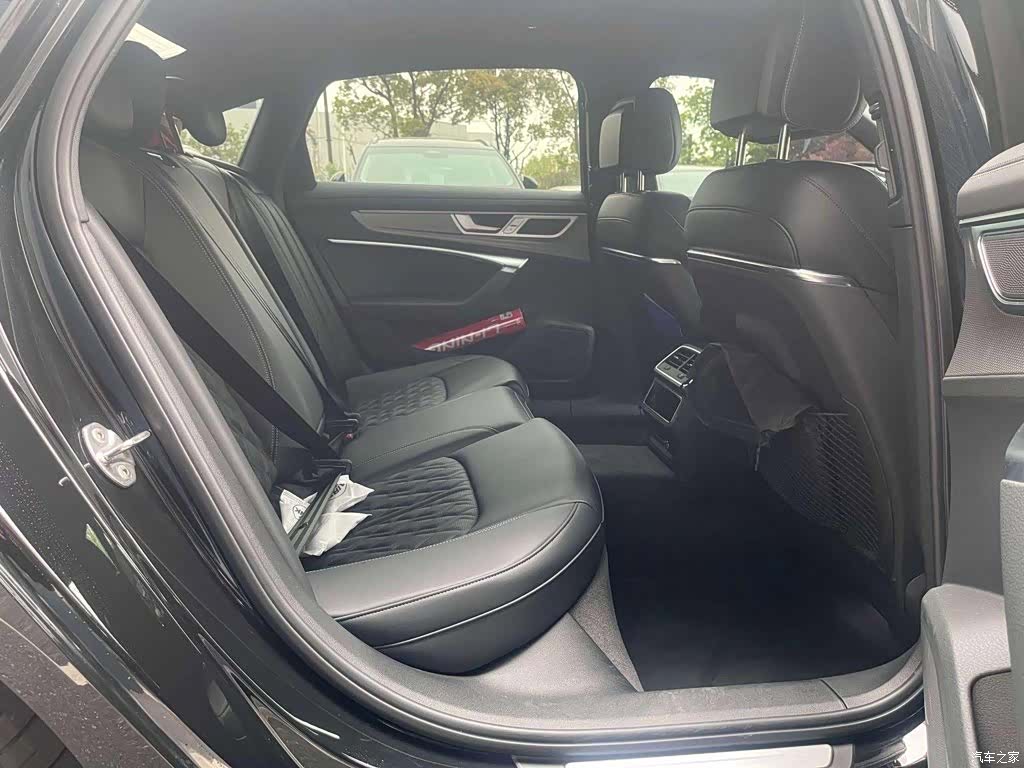 Audi A6L, 2025 10