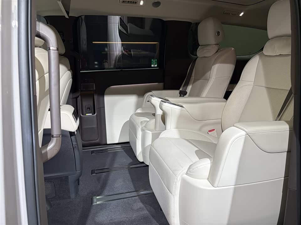 Li Auto Ideal MEGA