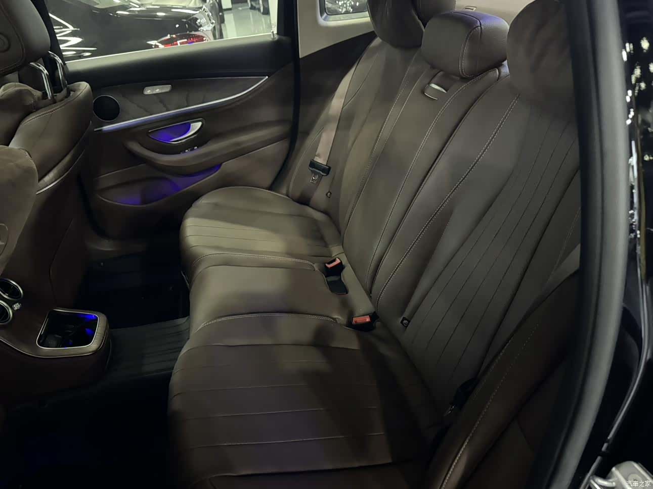 Mercedes-Benz E-Class, 2022 6