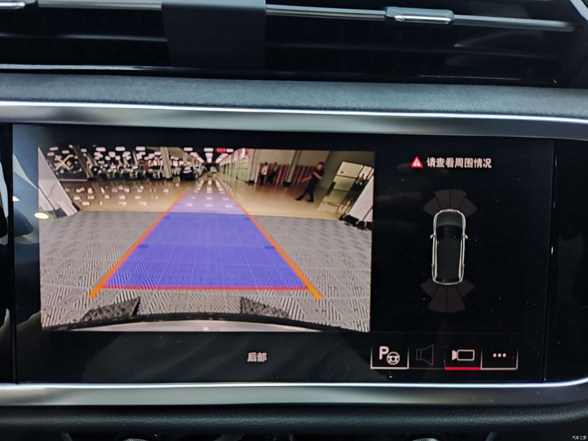Audi Q3, 2023 13