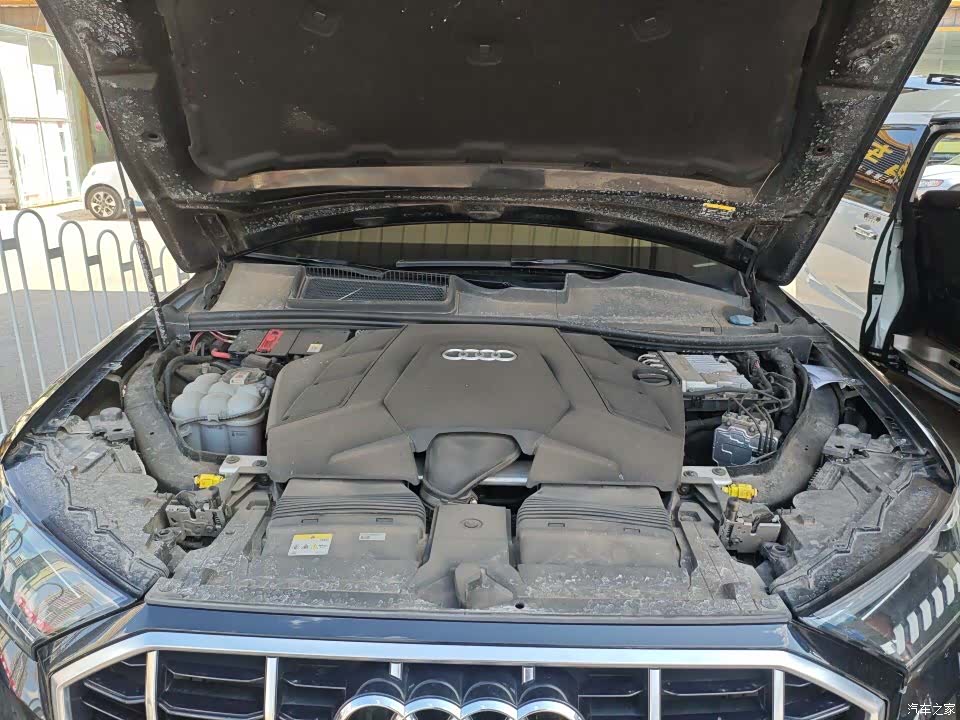 Audi Q7, 2023 4