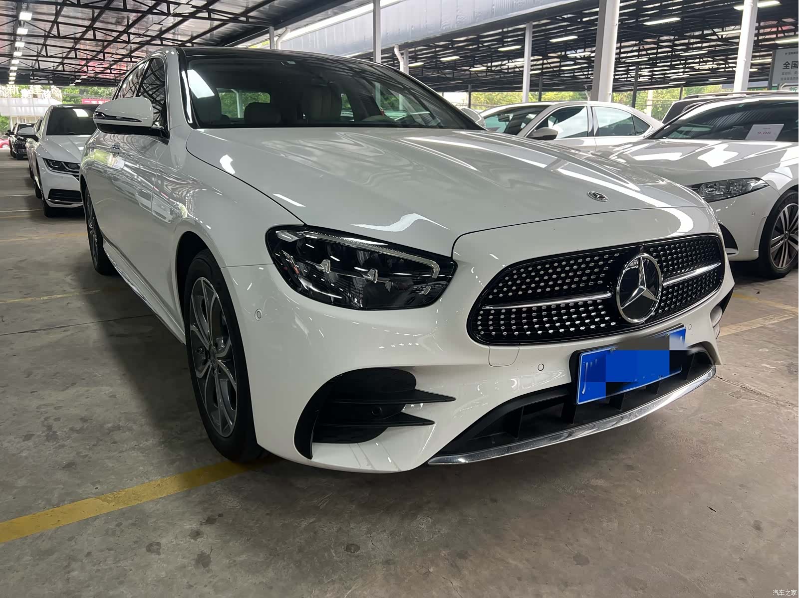 Mercedes-Benz E-Class, 2023 3