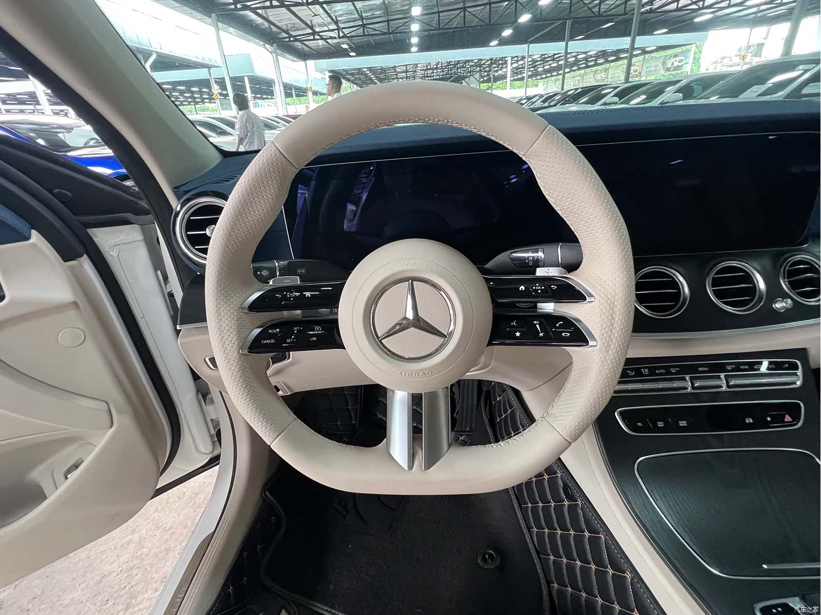 Mercedes-Benz E-Class, 2023 12