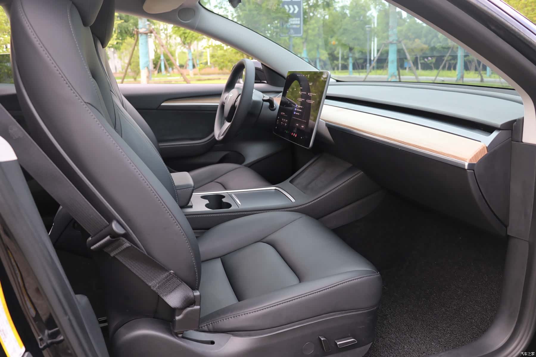 Tesla Model 3, 2023 16