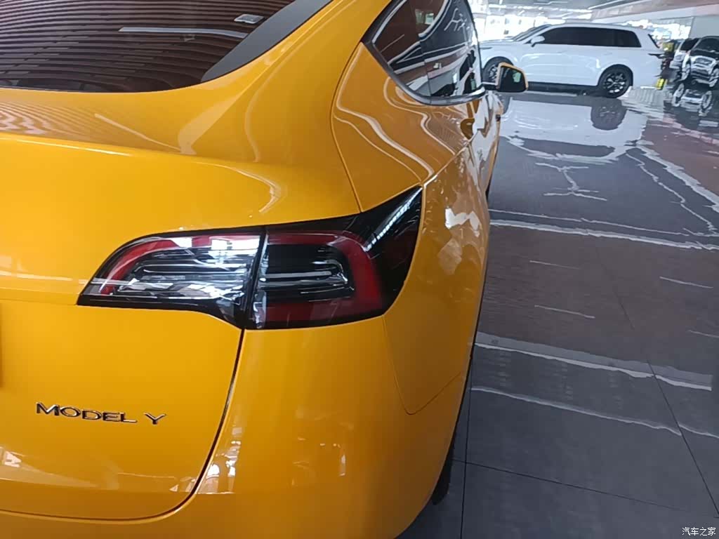 Tesla Model Y, 2025 24