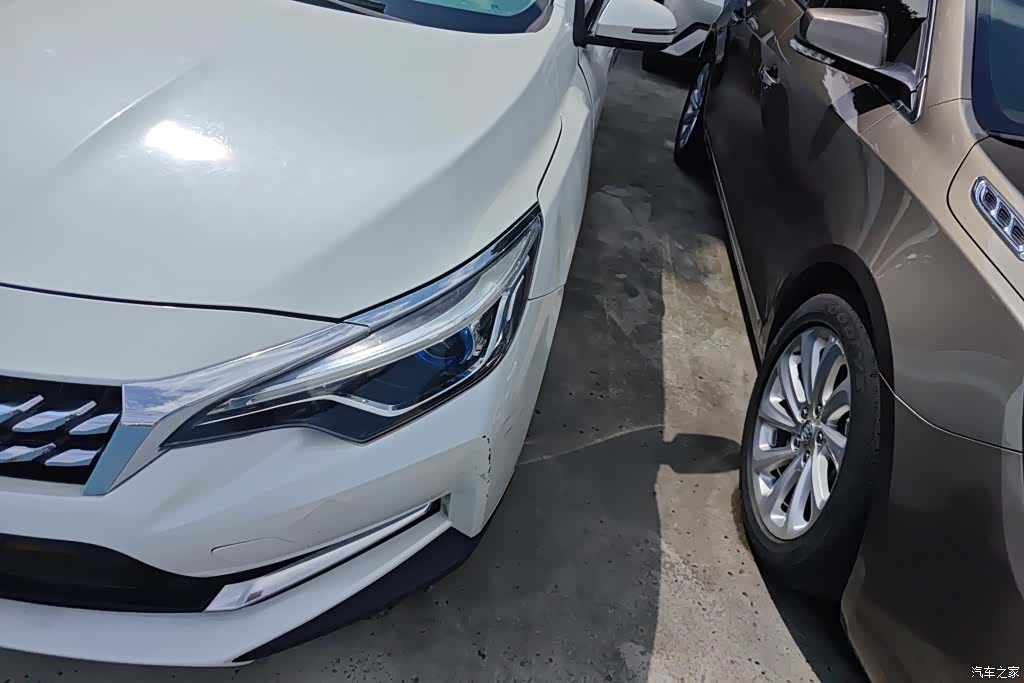 Nissan D60, 2018 все фото