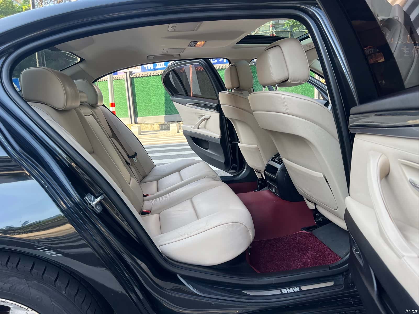 BMW 5 Series, 2011 10