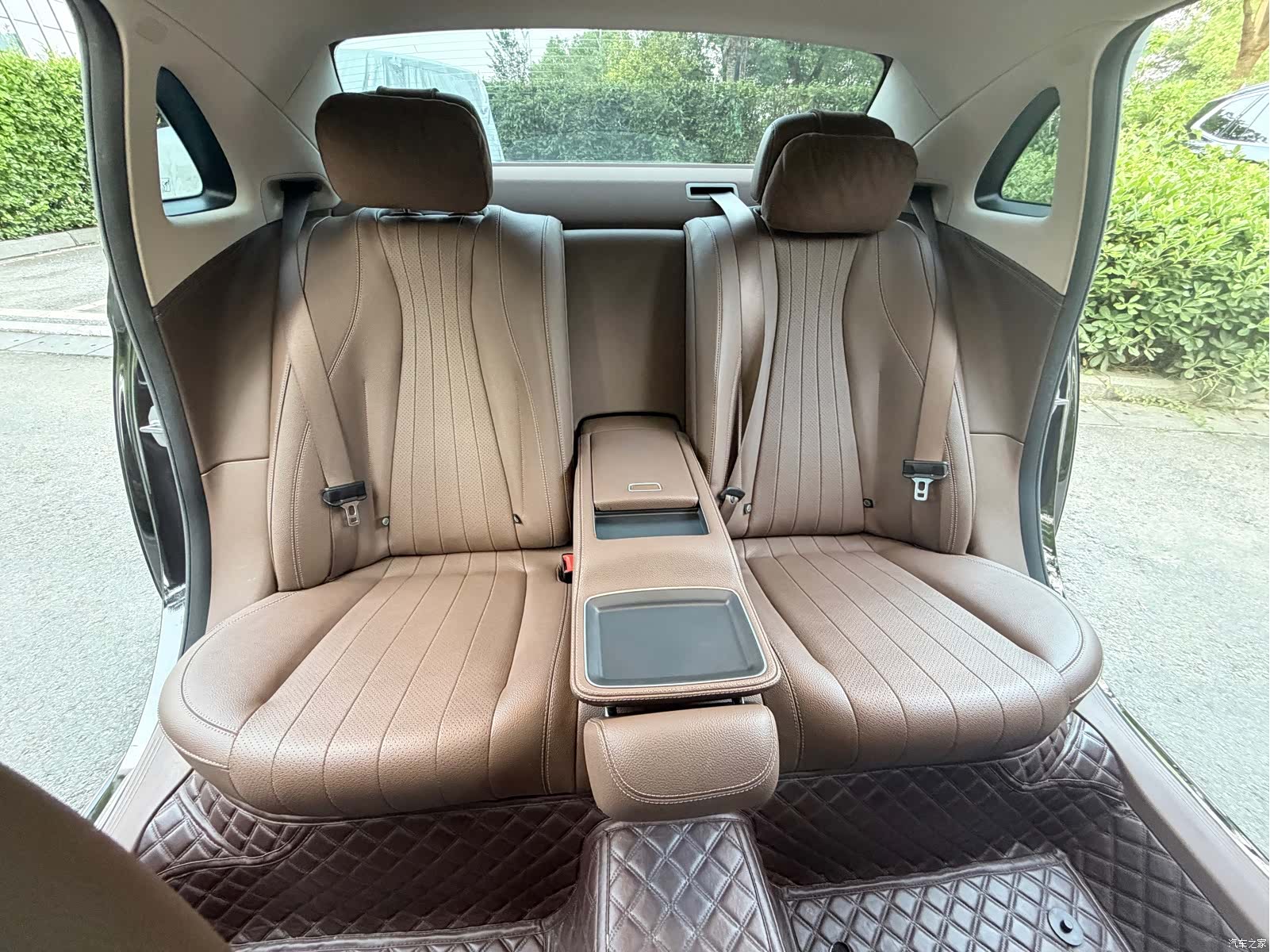 Mercedes-Benz E-Class, 2022 11