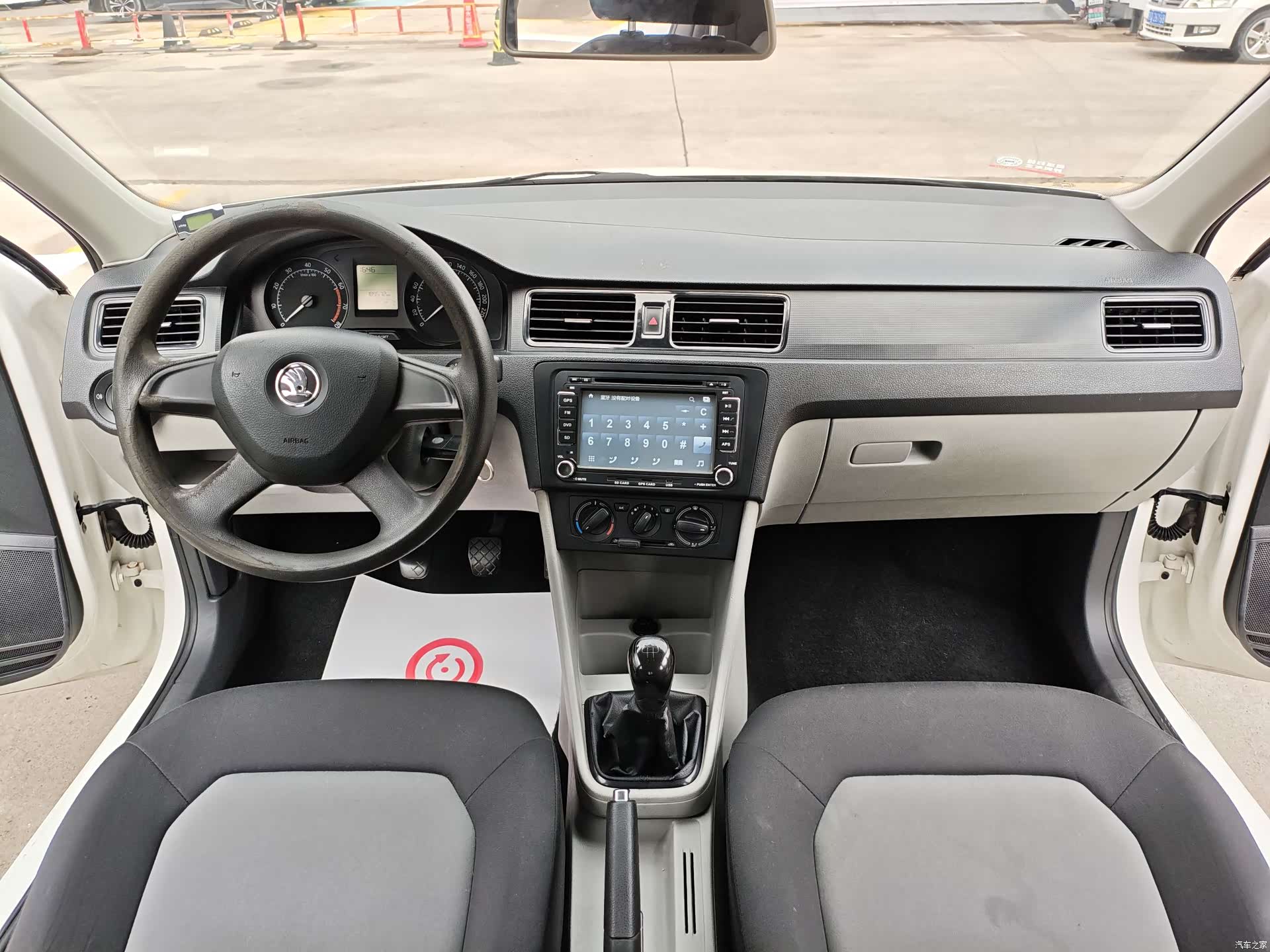 Skoda Rapid, 2014 11