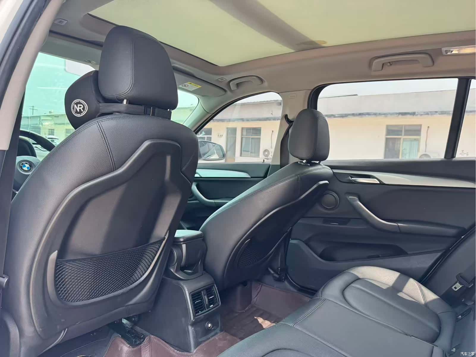 BMW X1, 2018 все фото