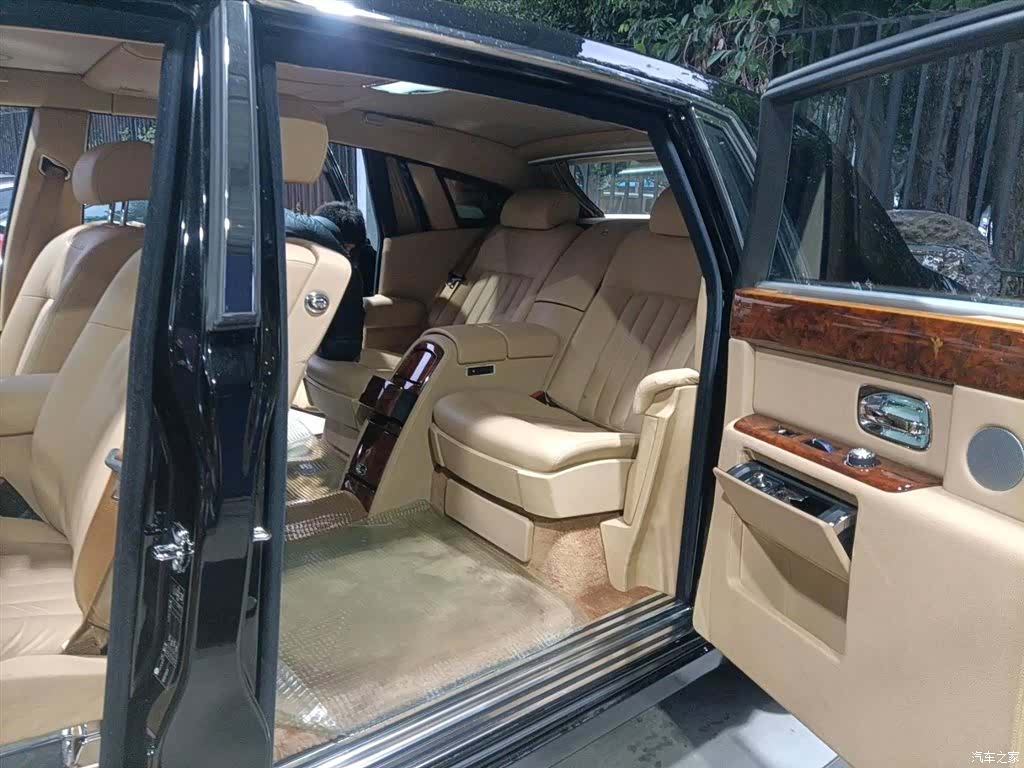 Rolls-Royce Phantom, 2010 все фото