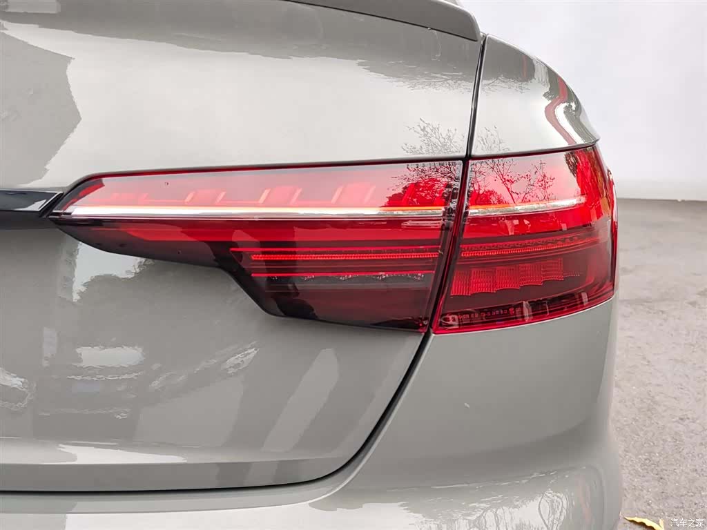 Audi S4, 1900 22