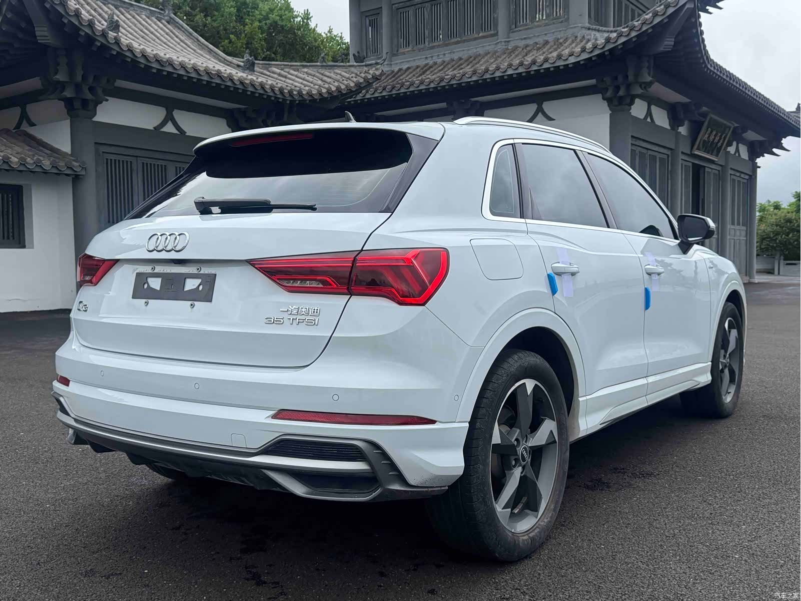 Audi Q3, 2022 все фото
