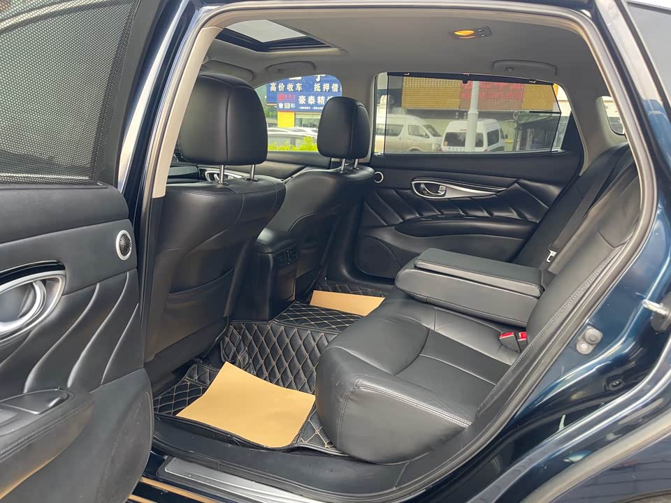 Infiniti Q70 Infiniti Q70