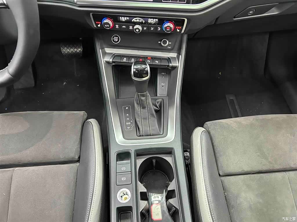 Audi Q3, 2022 все фото