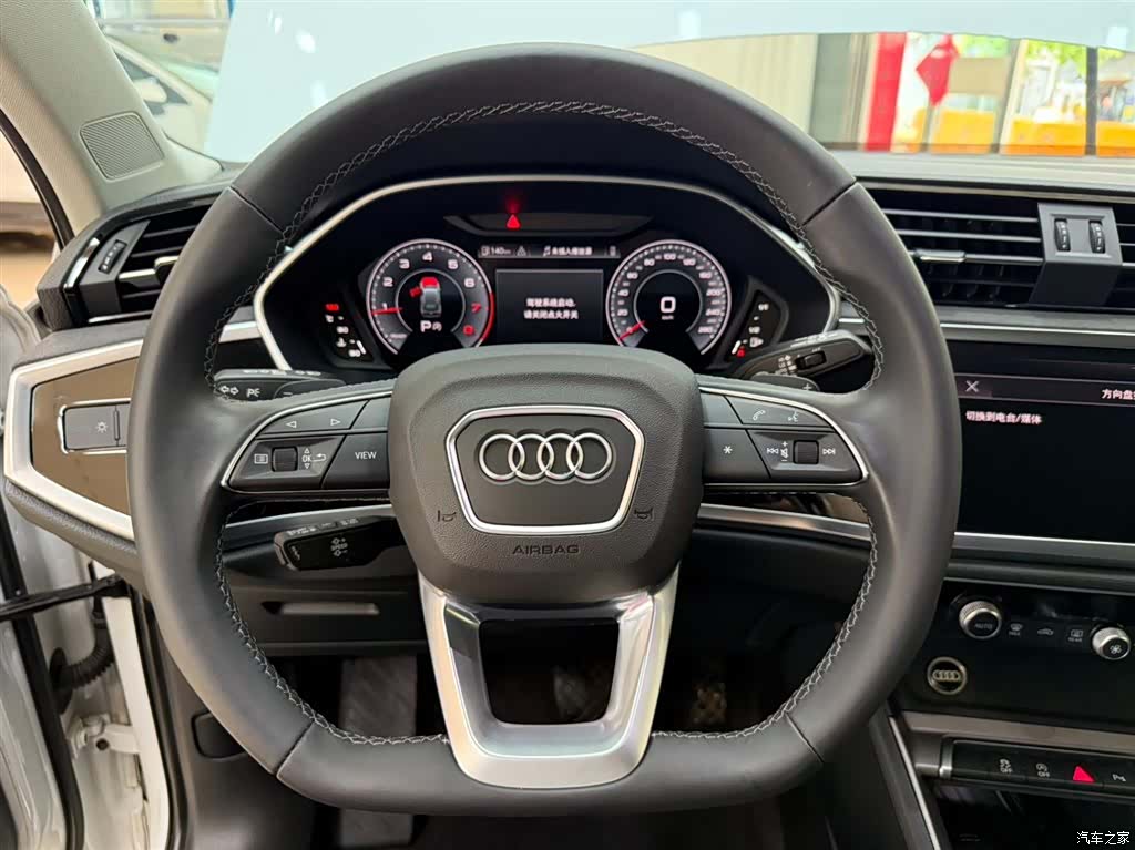 Audi Q3, 2023 11