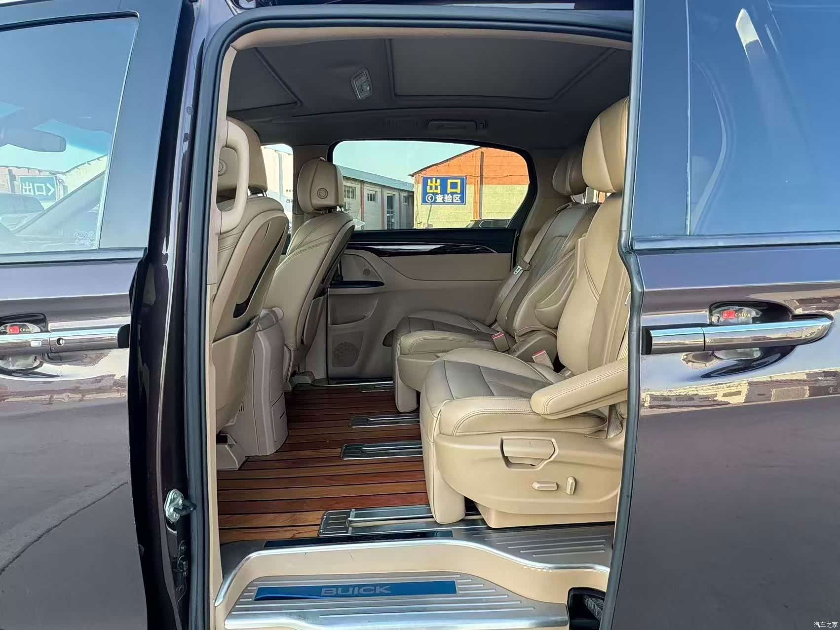 Buick GL8, 2016 9