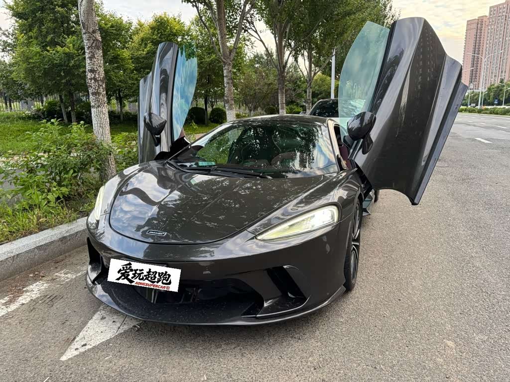 McLaren GT