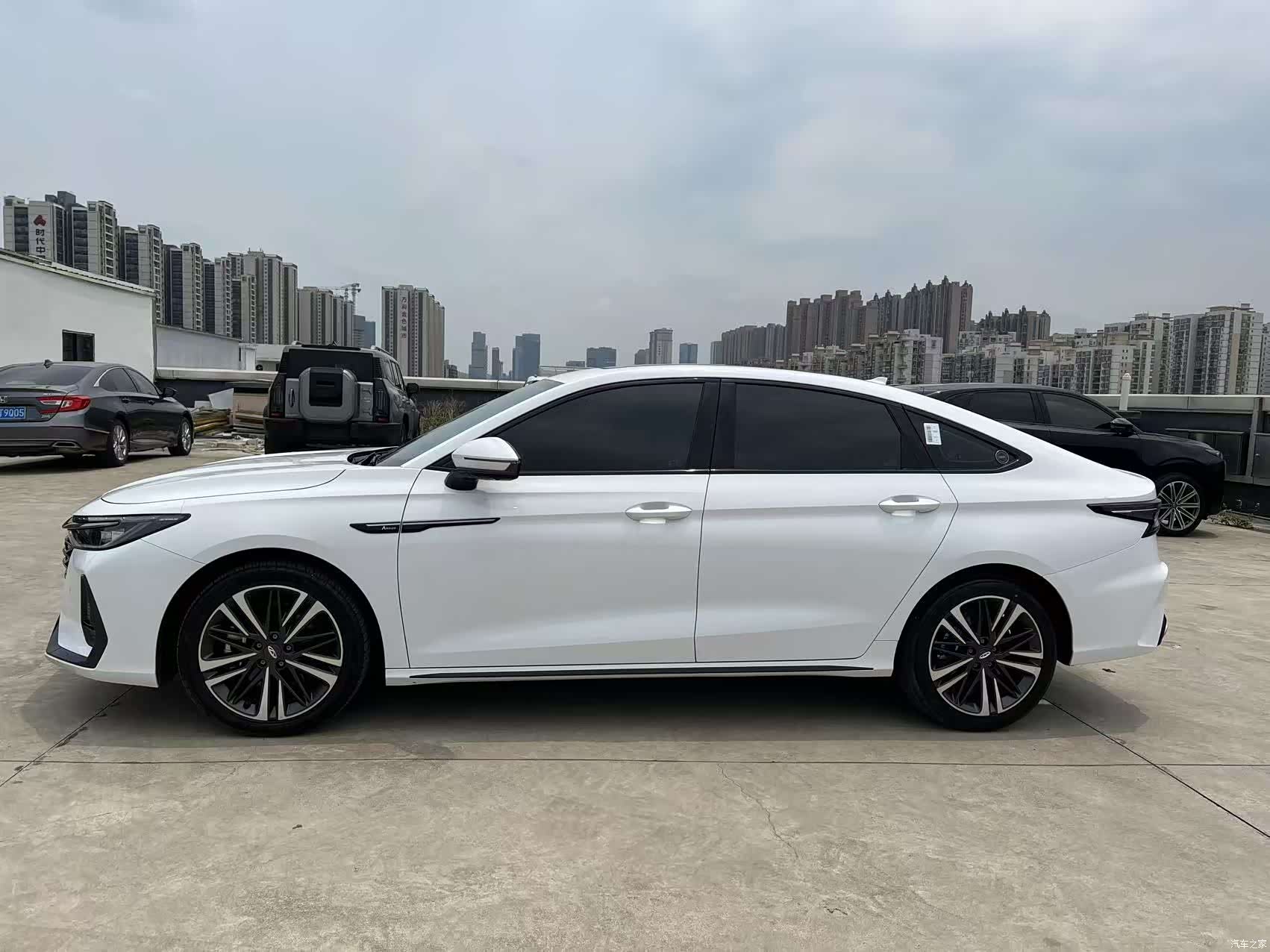 Chery Arrizo 8, 2024 все фото