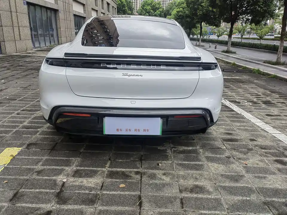 Porsche Taycan