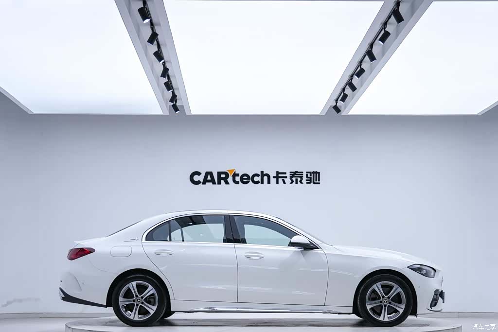 Mercedes-Benz C-Class, 2022 4