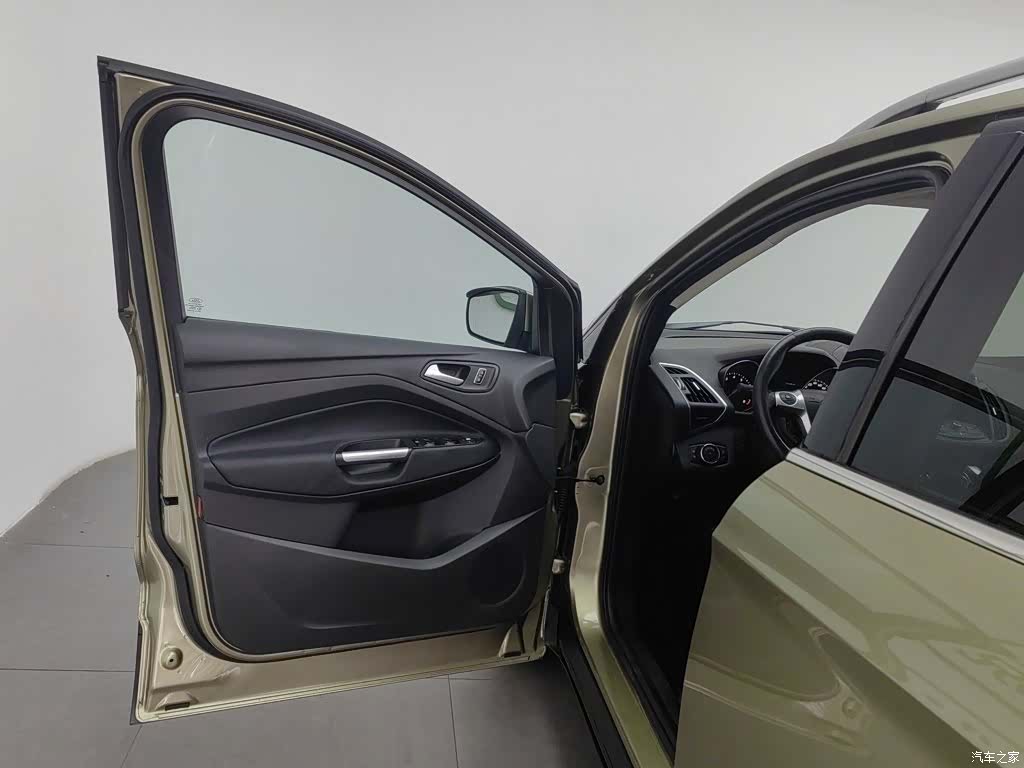 Ford Kuga, 2013 8