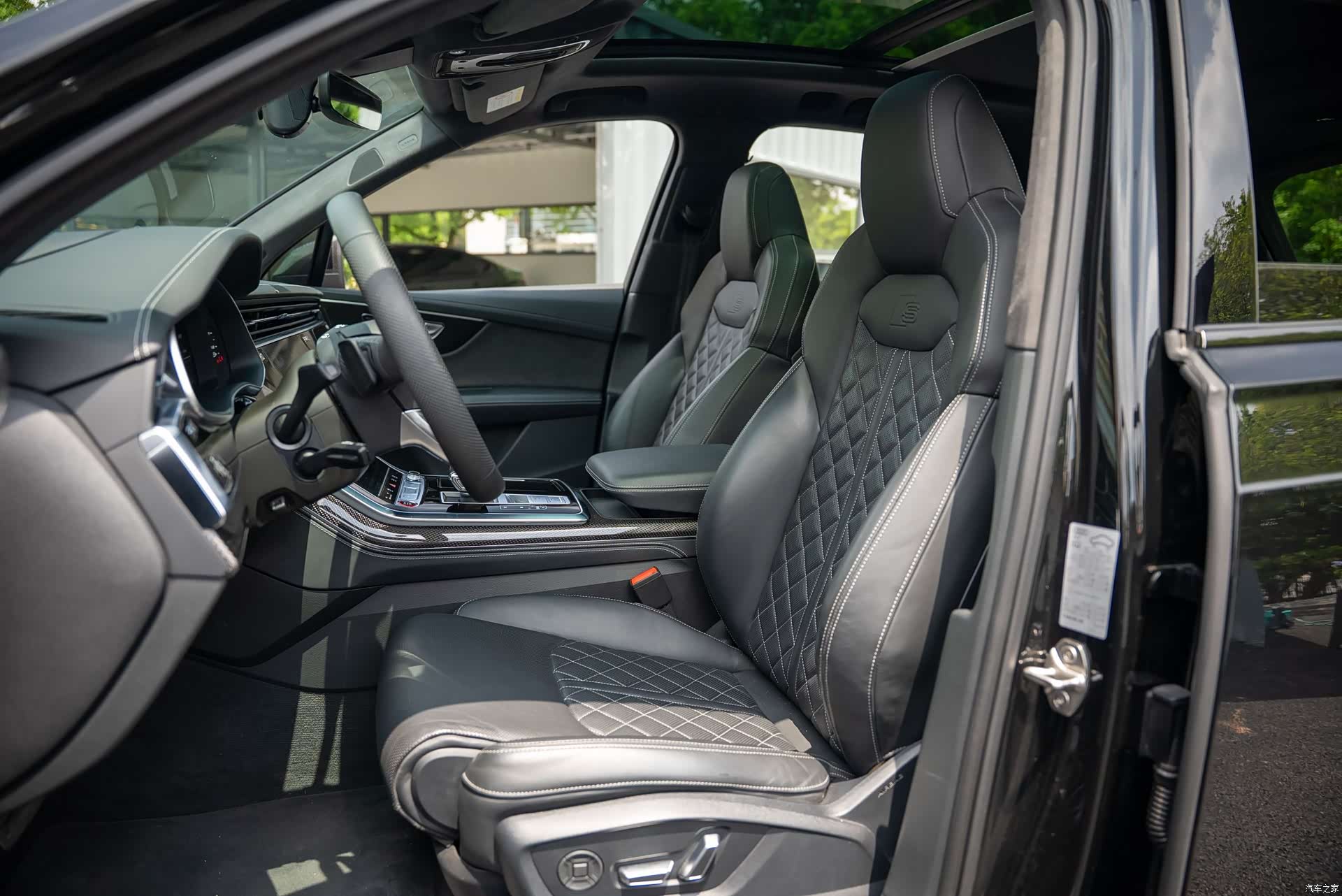 Audi Q7, 2025 14