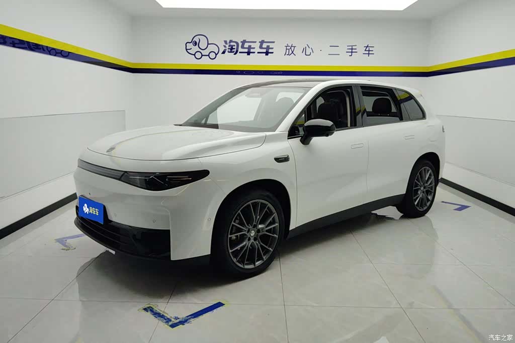Leapmotor C10