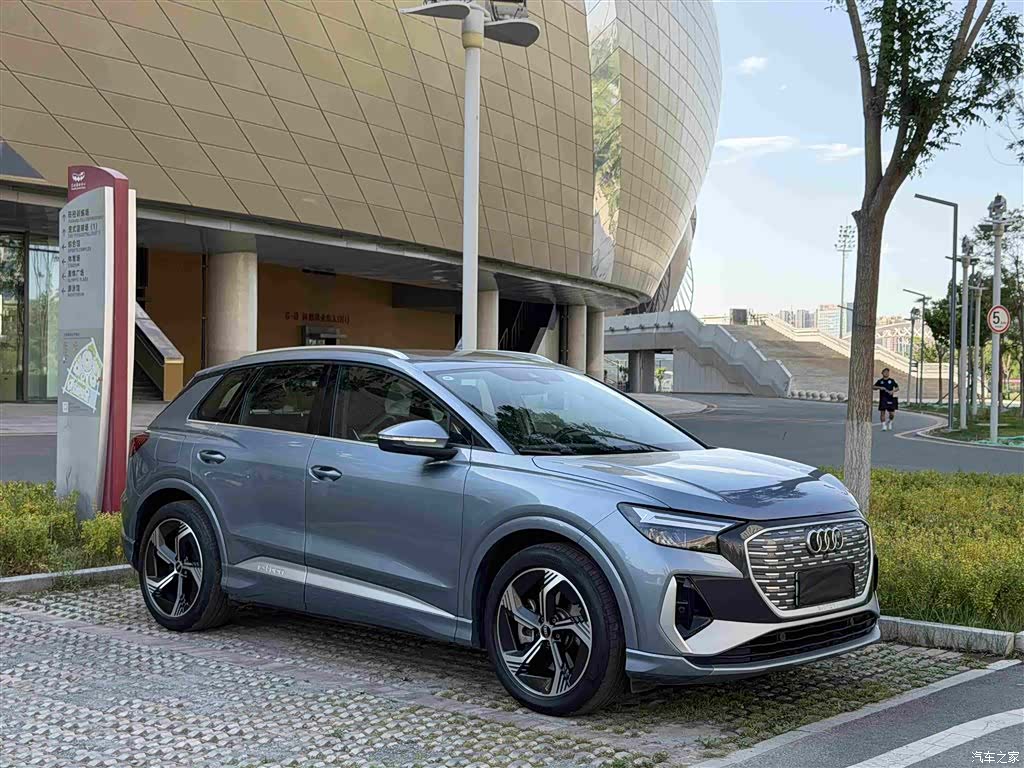 Audi Q4 e-tron, 2025 3