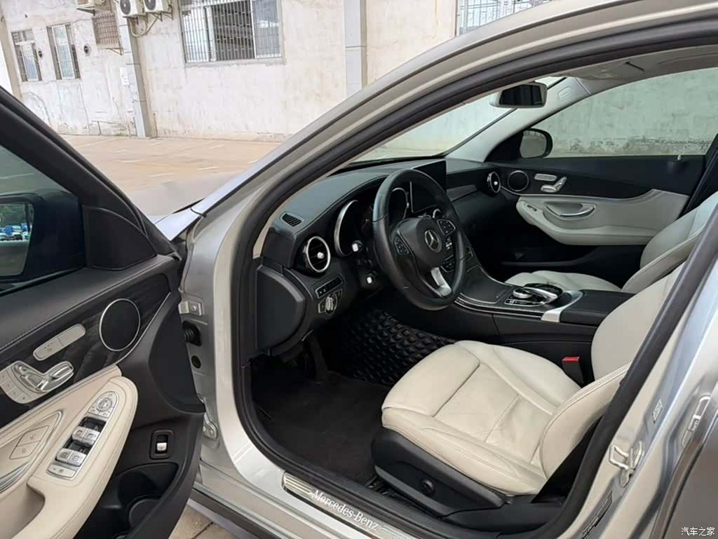 Mercedes-Benz C-Class, 2015 4