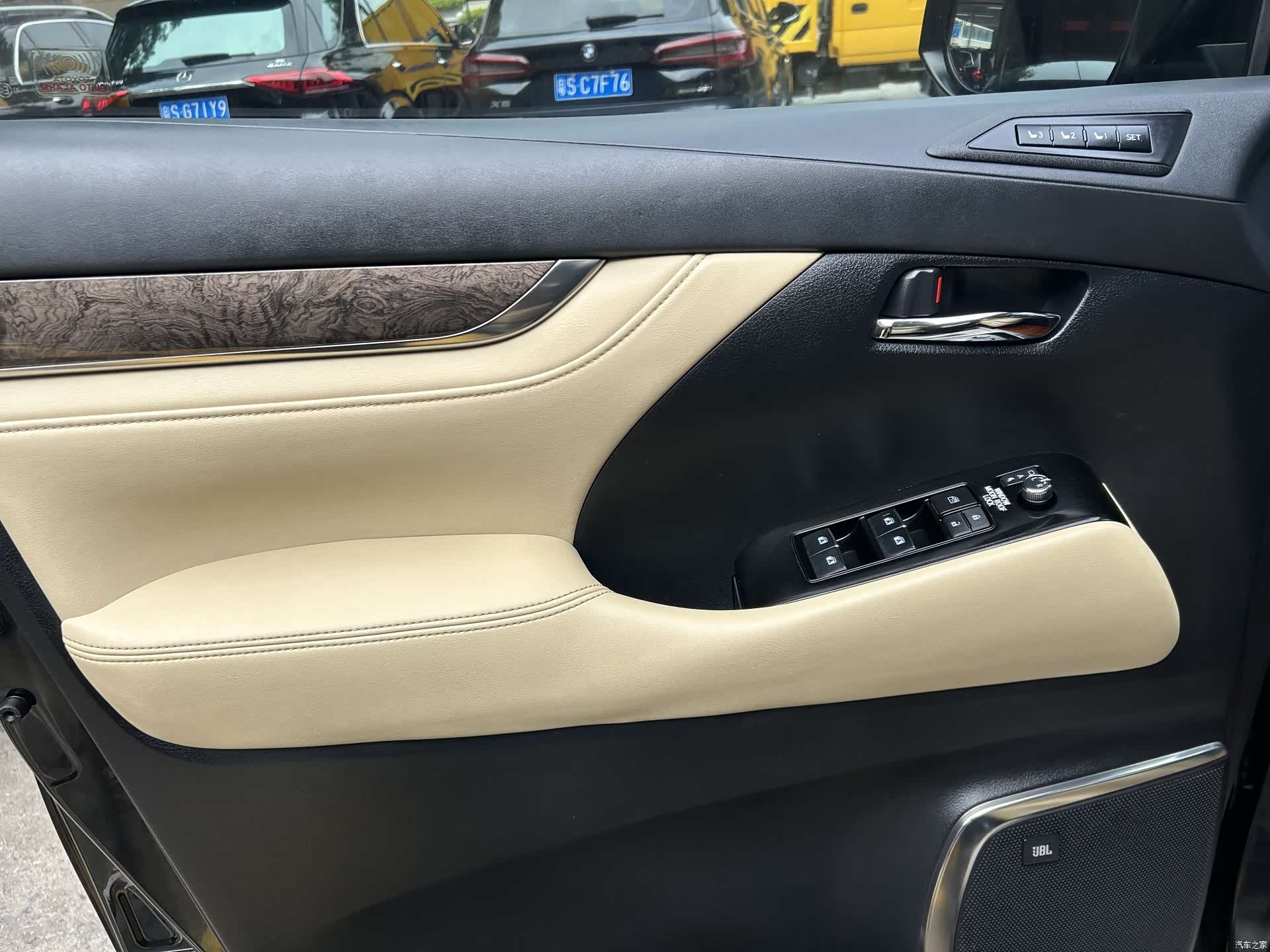 Toyota Vellfire, 2021 11