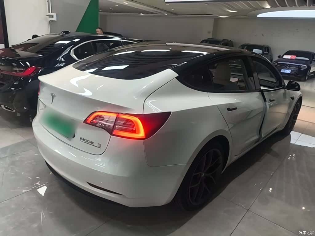 Tesla Model 3, 2022 7