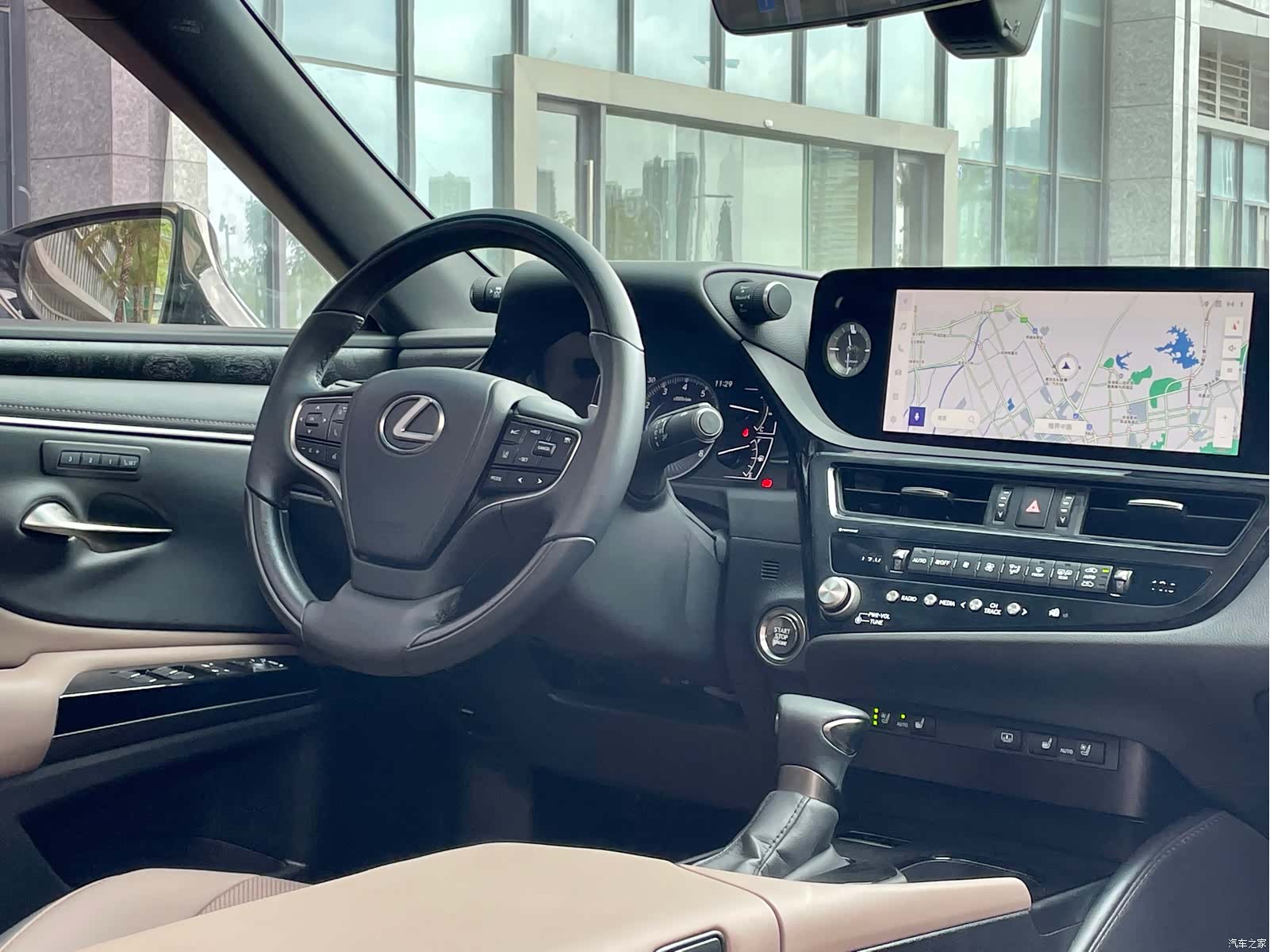 Lexus ES, 2023 12