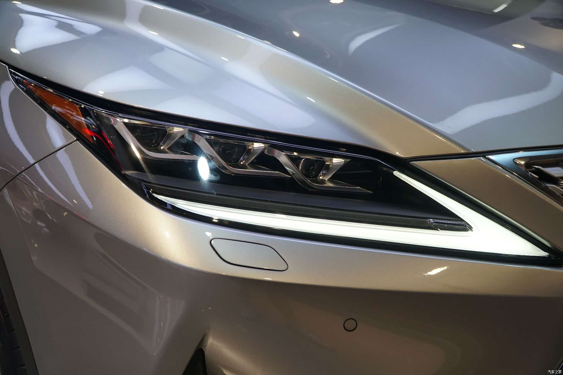 Lexus RX, 2022 15