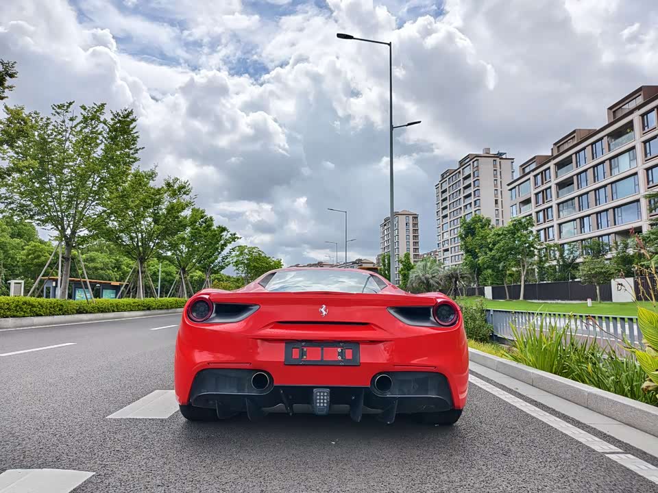 Ferrari 488