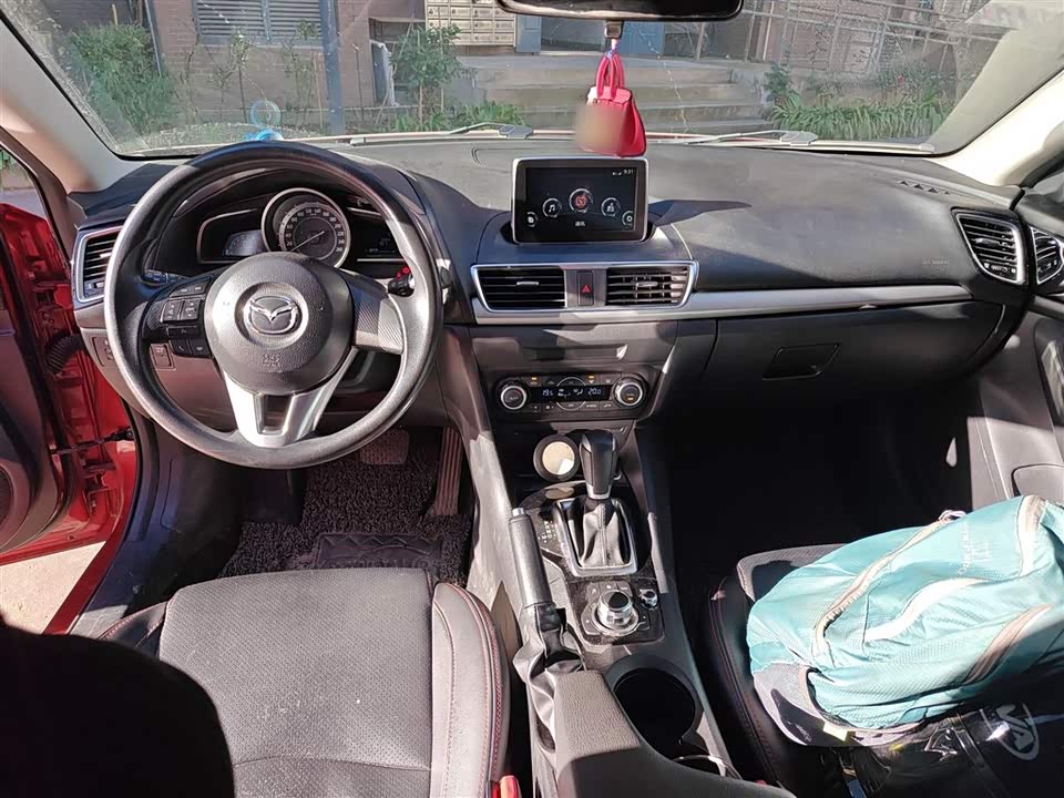 Mazda 3 Angkesaila