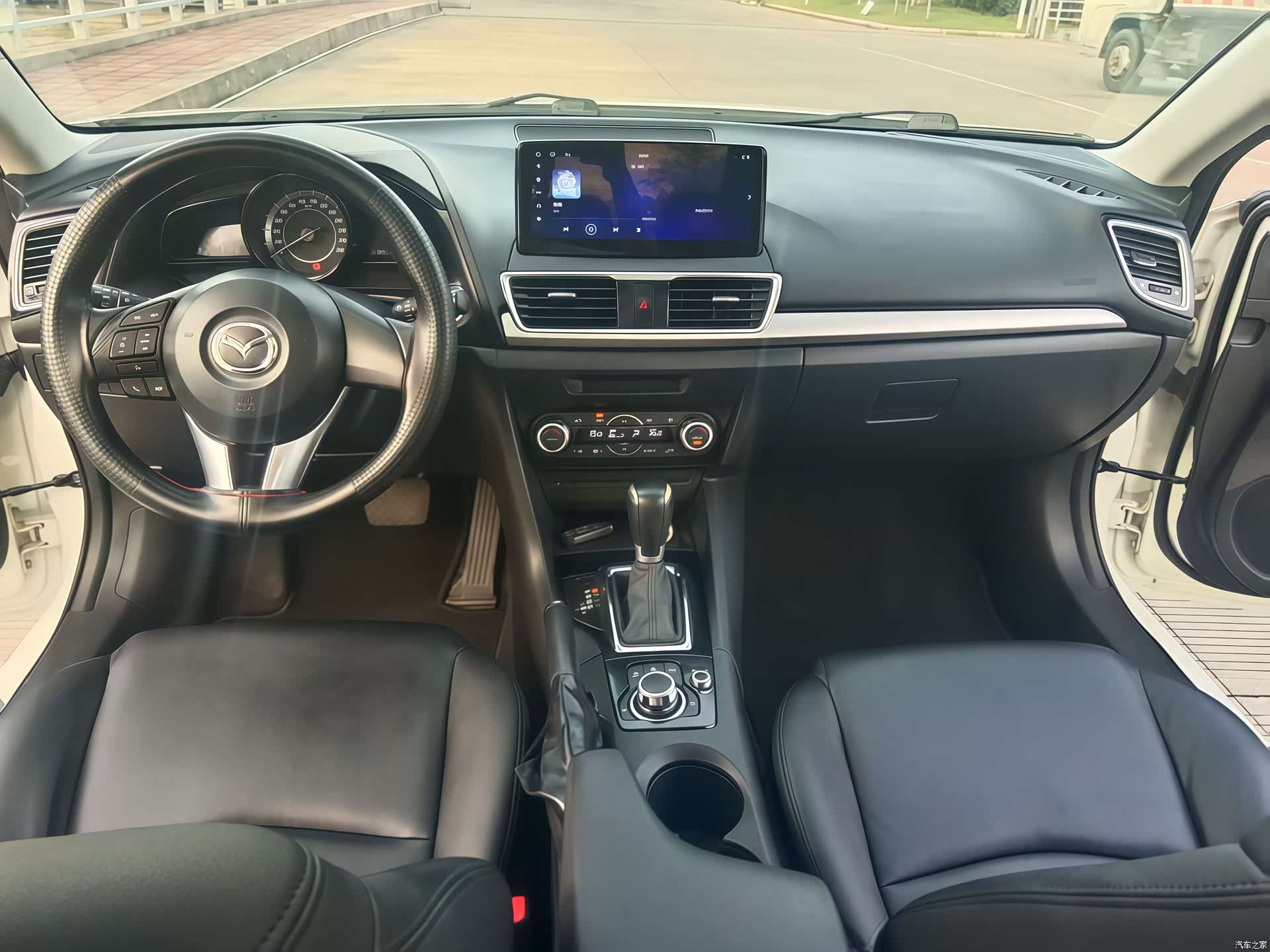 Mazda Mazda3, 2016 8