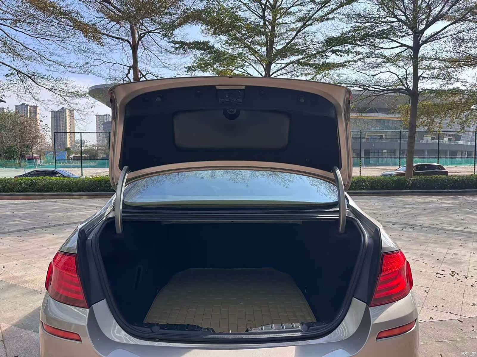 BMW 5 Series, 2013 16