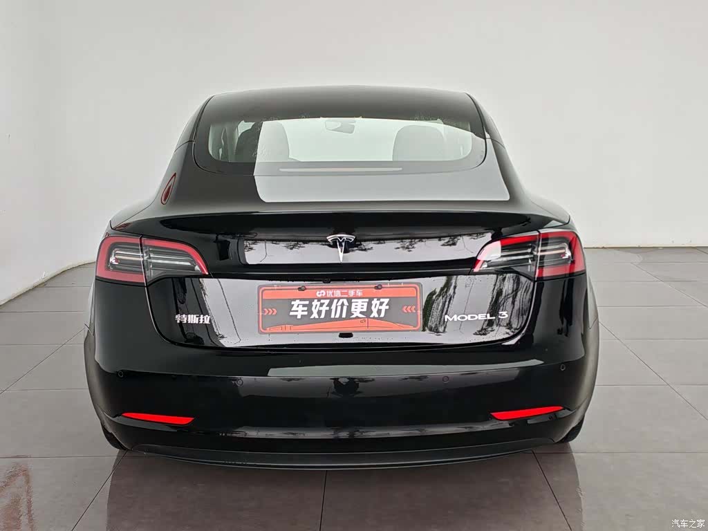 Tesla Model 3, 2023 4