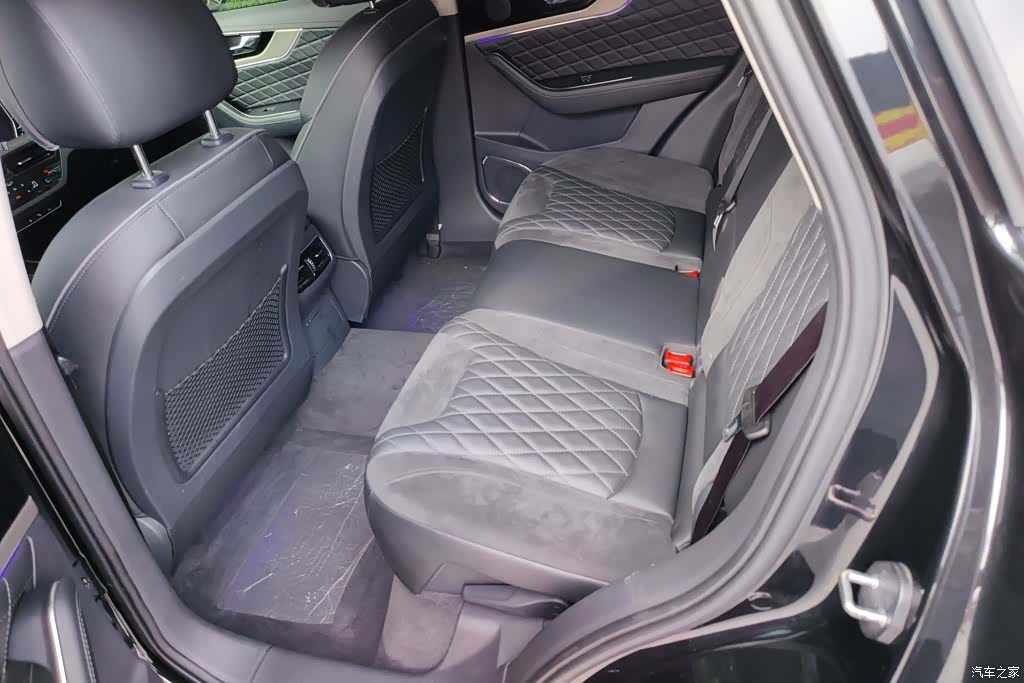 Hongqi HS5, 2020 11