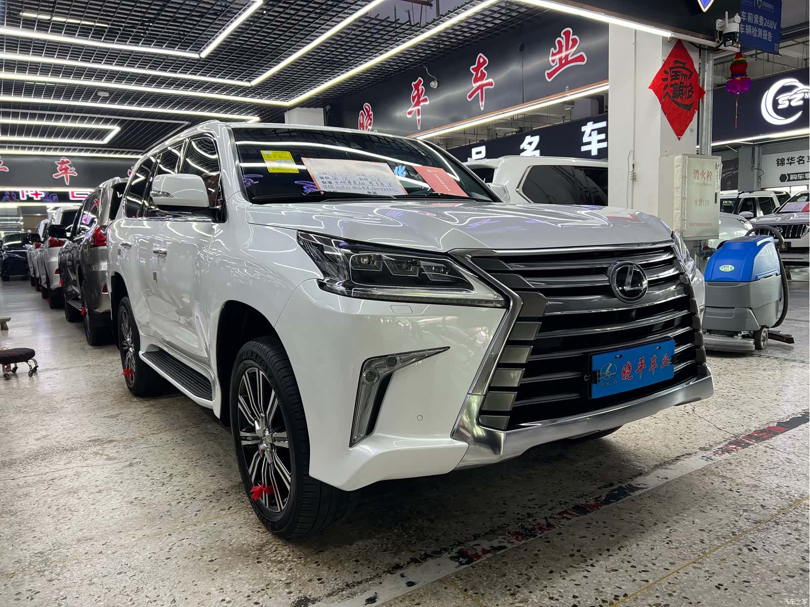 Lexus LX, 2017 все фото