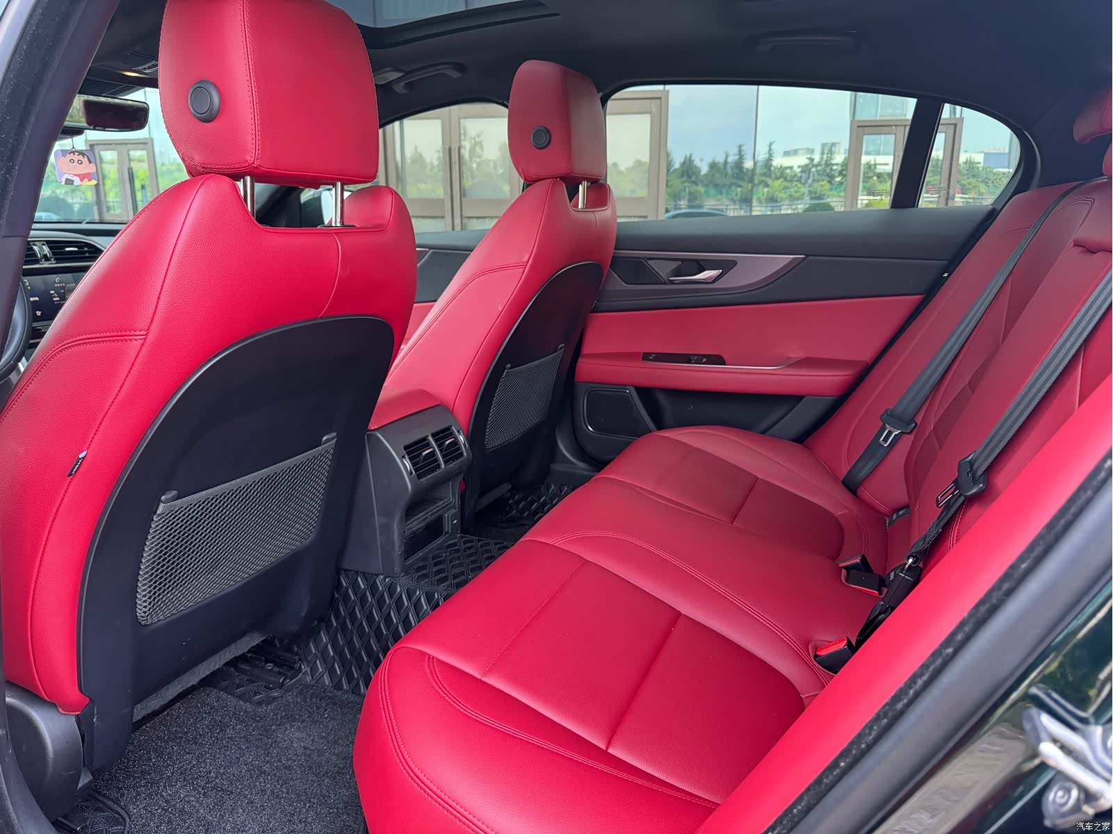 Land Rover XEL, 2023 10