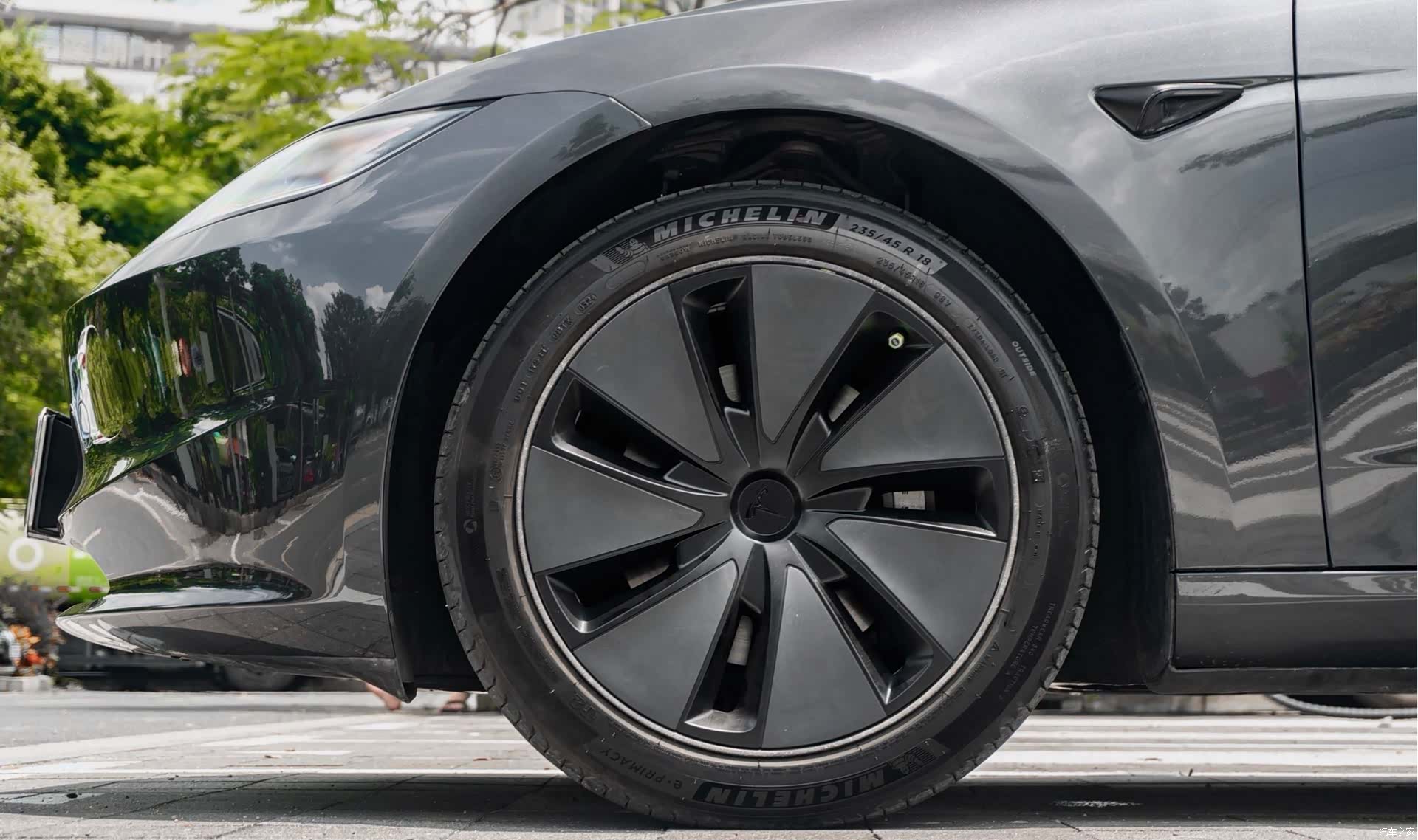 Tesla Model 3, 2024 18